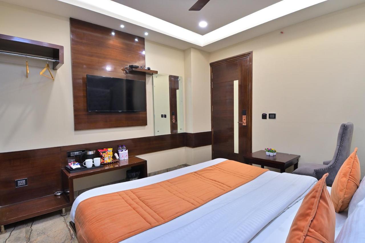 Hotel Vanson Delite - Railway Station